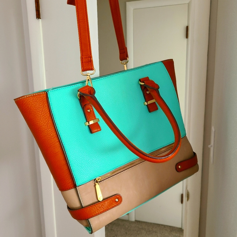 Charming Charlie tote bag turquoise